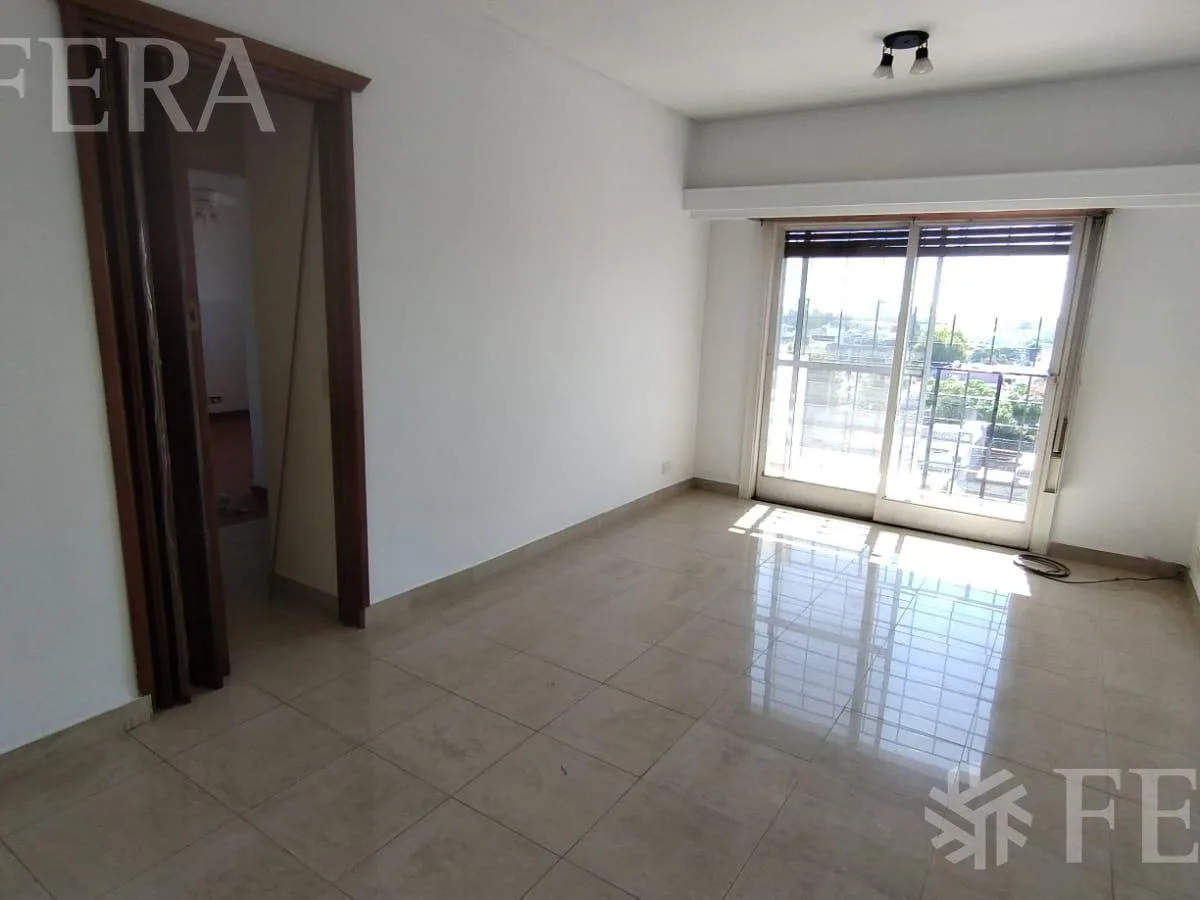 Departamento de 3 ambientes con balcón en Sarandí