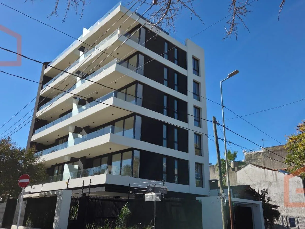 Departamento de 3 ambientes con cochera cubierta en Haedo Norte