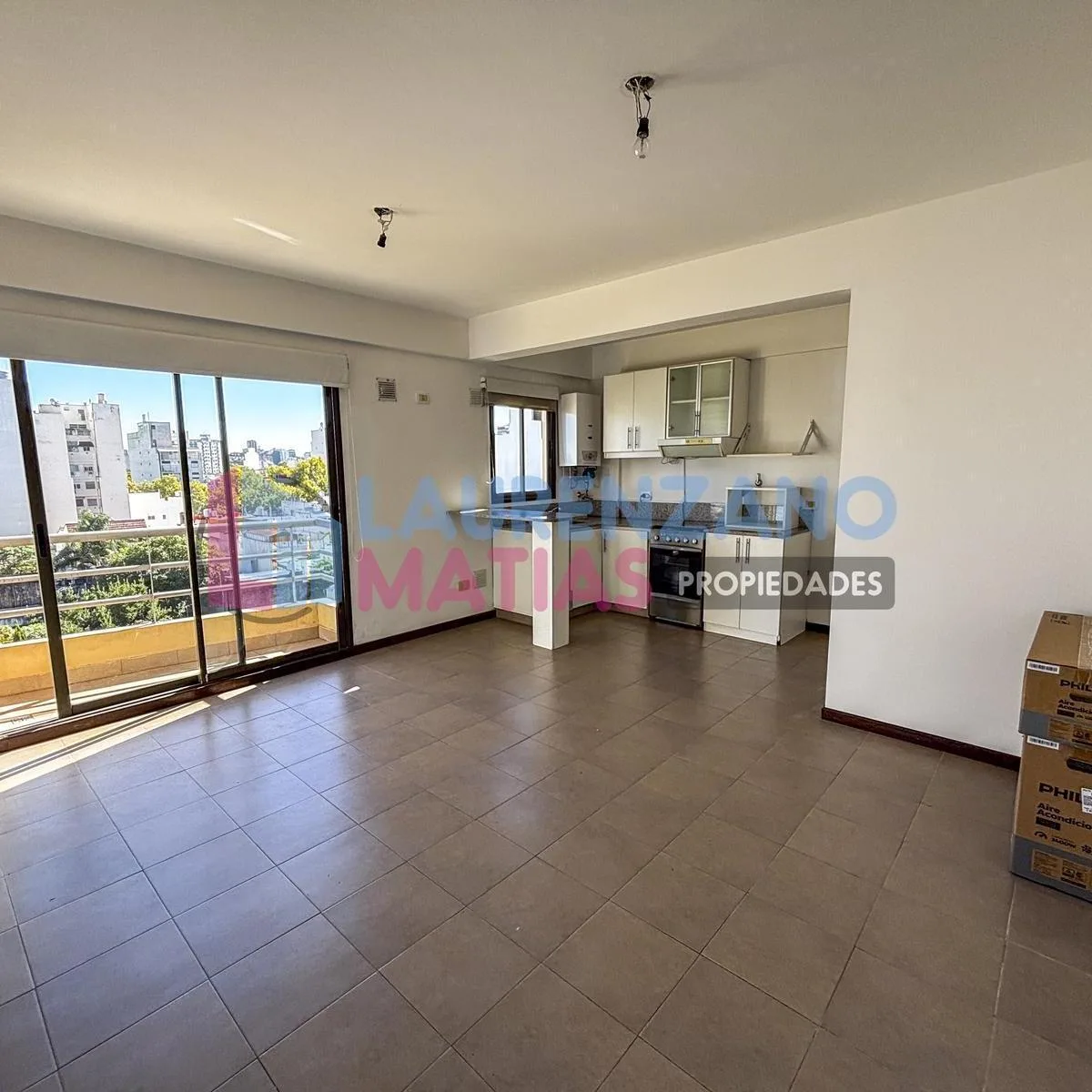 Two-room apartment with balcony in Parque Chas