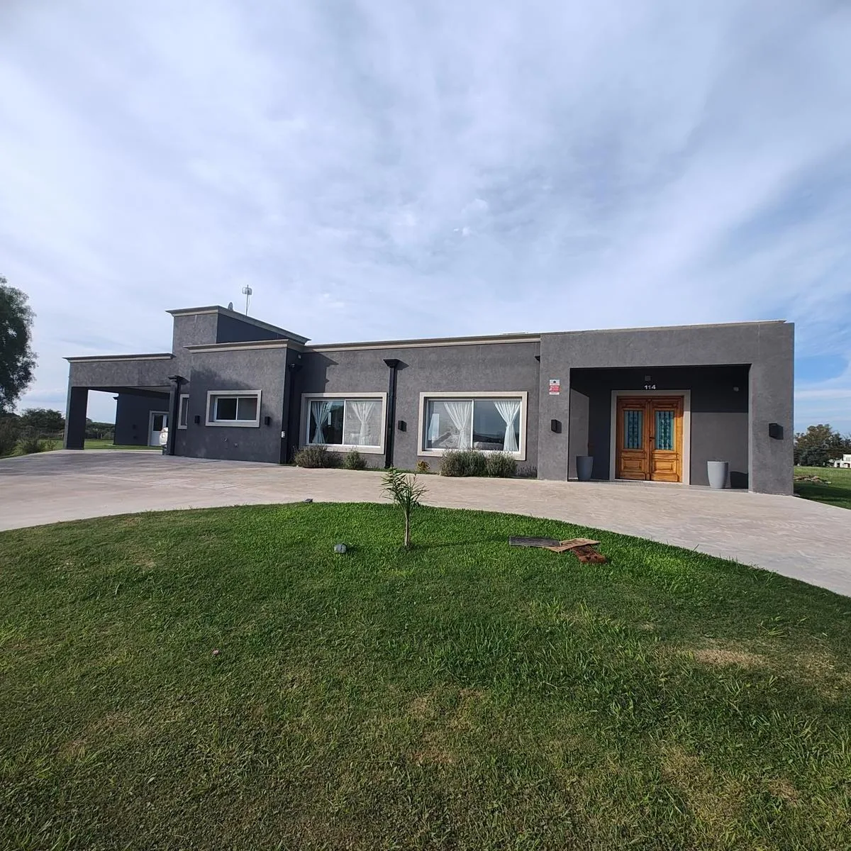 Four-bedroom house in Luján, La Elina