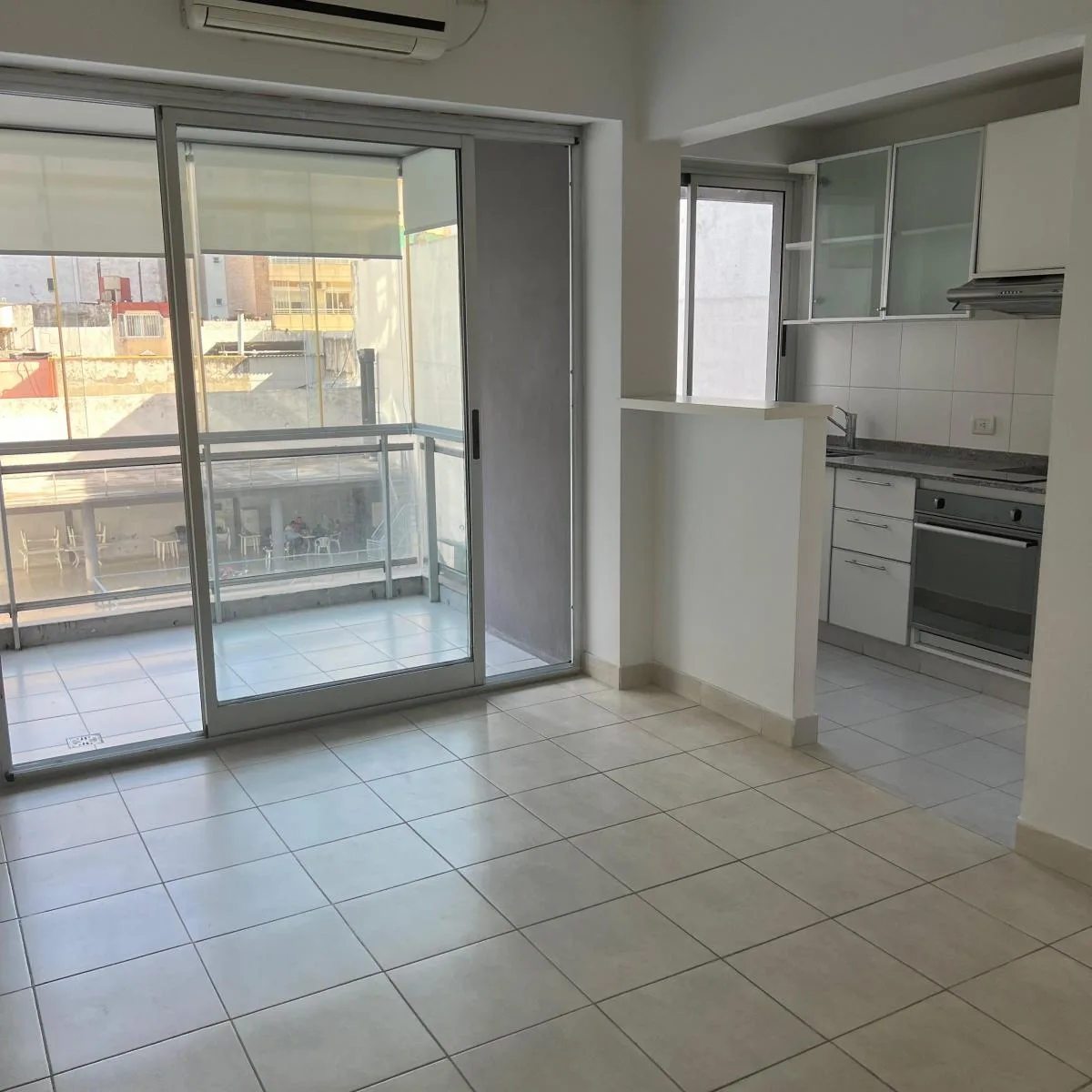 Split studio apartment with balcony in Almagro, near Medrano station