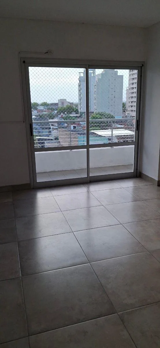 Apartamento de 3 ambientes em Lanús, a 2 quadras da Estación Escalada