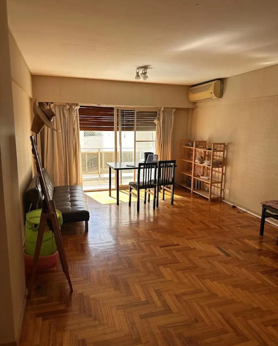 Departamento de 3 ambientes amoblado en Monserrat con balcón