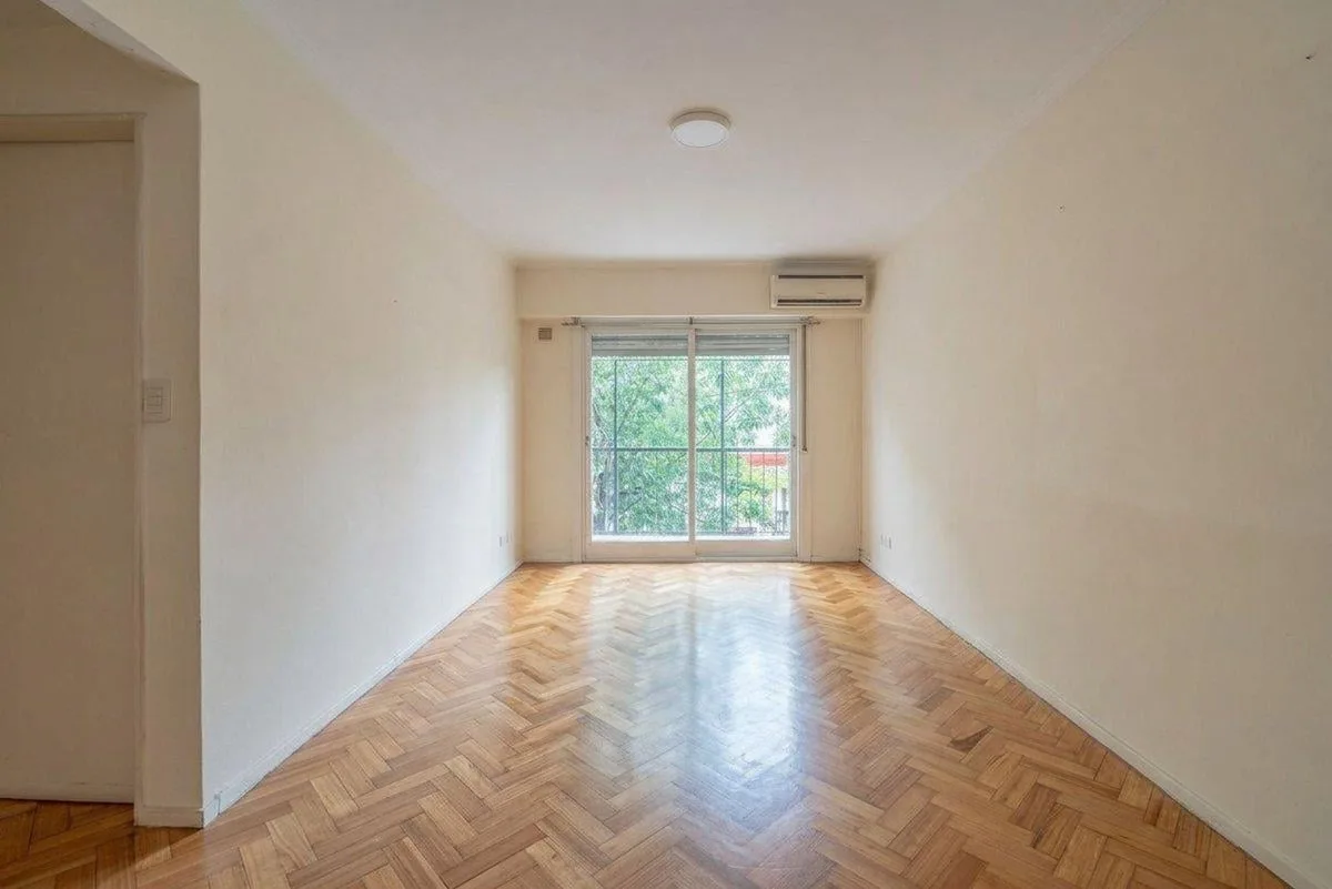 Apartamento de 3 ambientes com varanda na frente em Recoleta