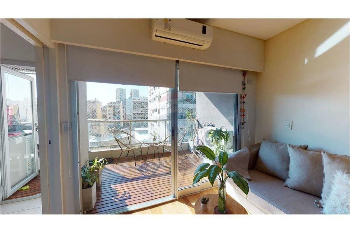 Departamento de 2 ambientes en alquiler temporario en Flores con balcón