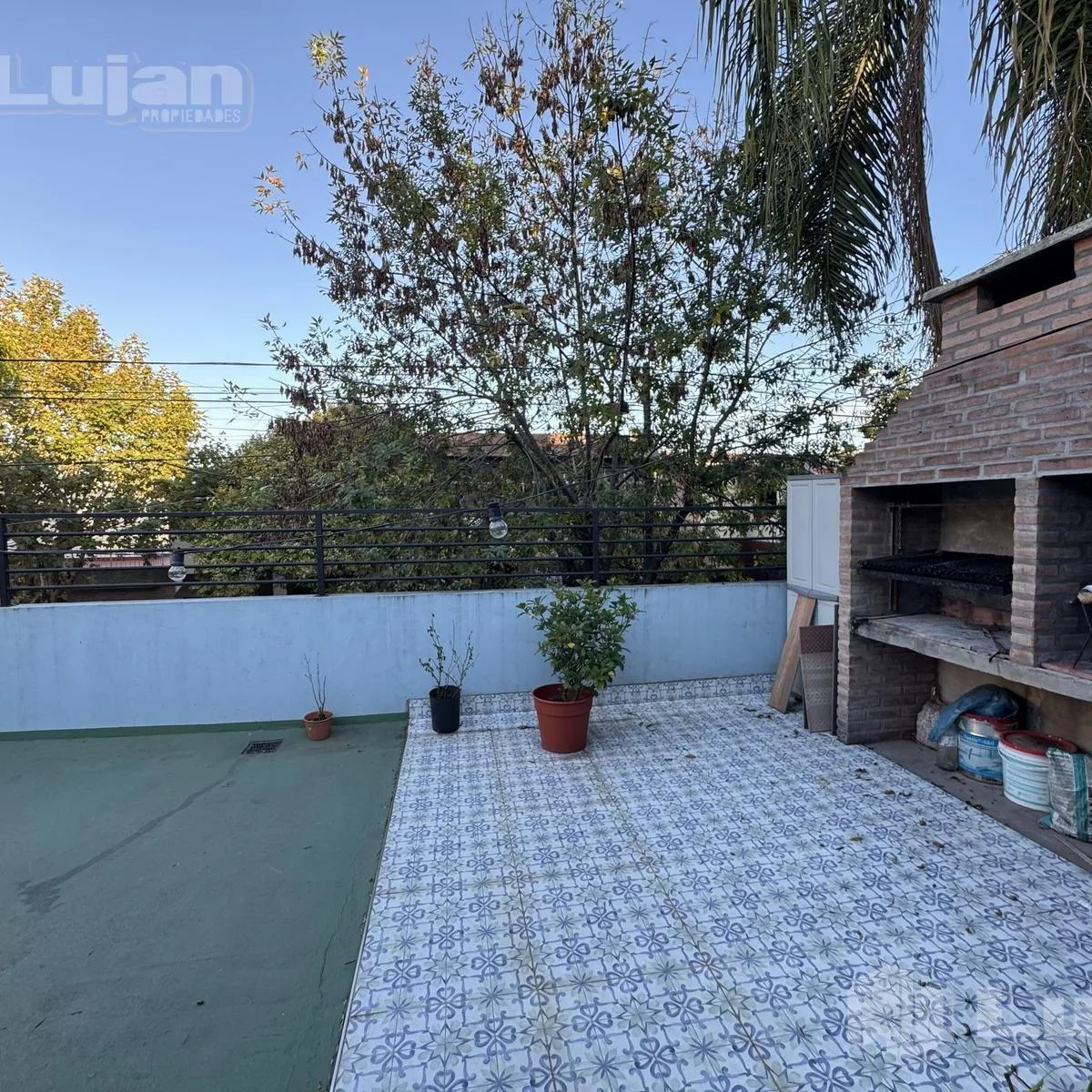 Three-bedroom house in Parque Avellaneda with garage, terrace and grill