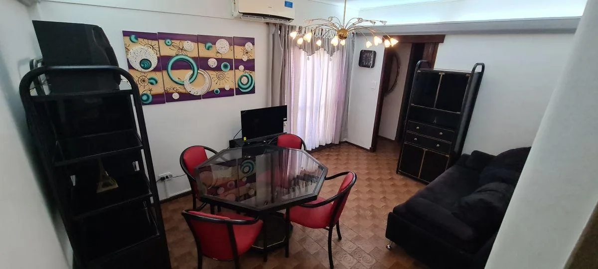 Departamento de 3 ambientes amoblado con 2 dormitorios y balcón en Monserrat