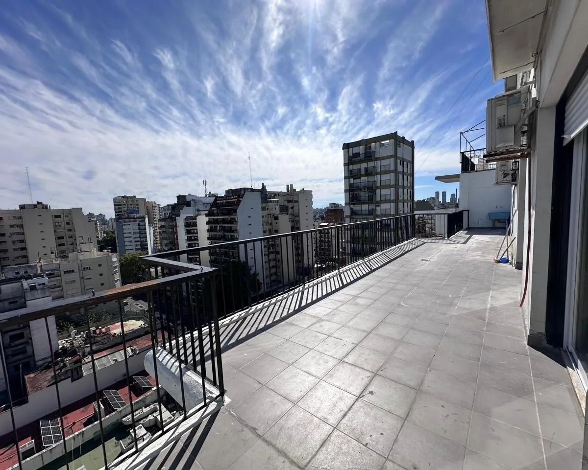 Departamento de 3 ambientes con balcón terraza en Almagro