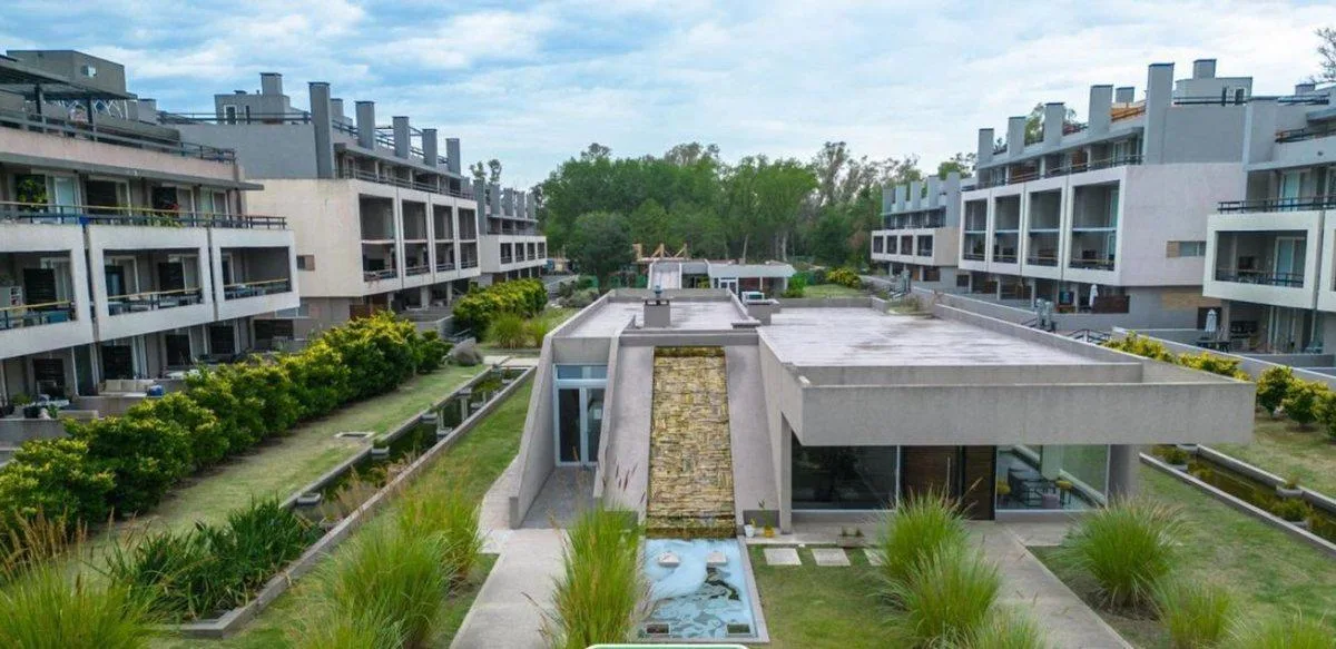 Квартира-студия в Campus Vista, Pilar, с парковочным местом