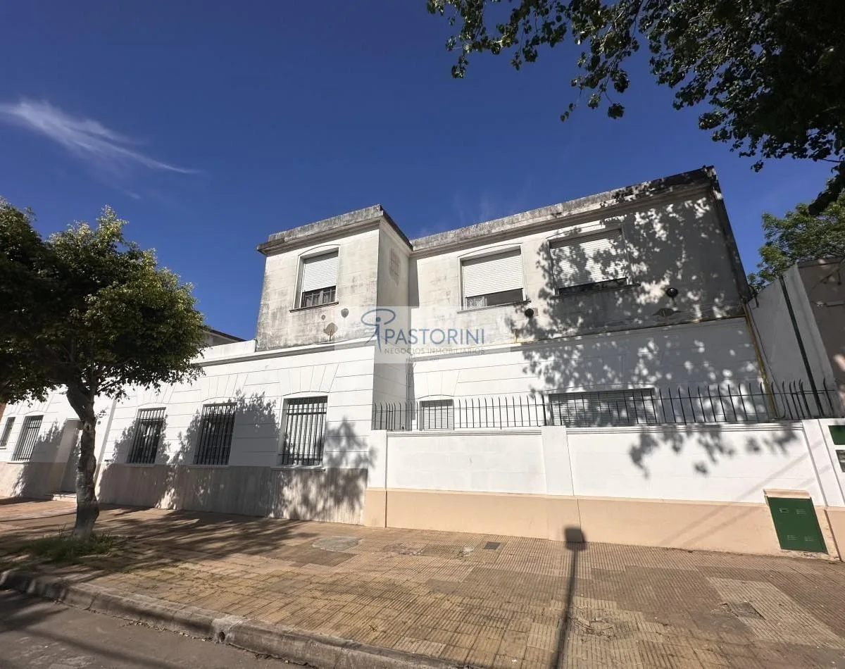 Casa com 6 dormitórios em Vicente López