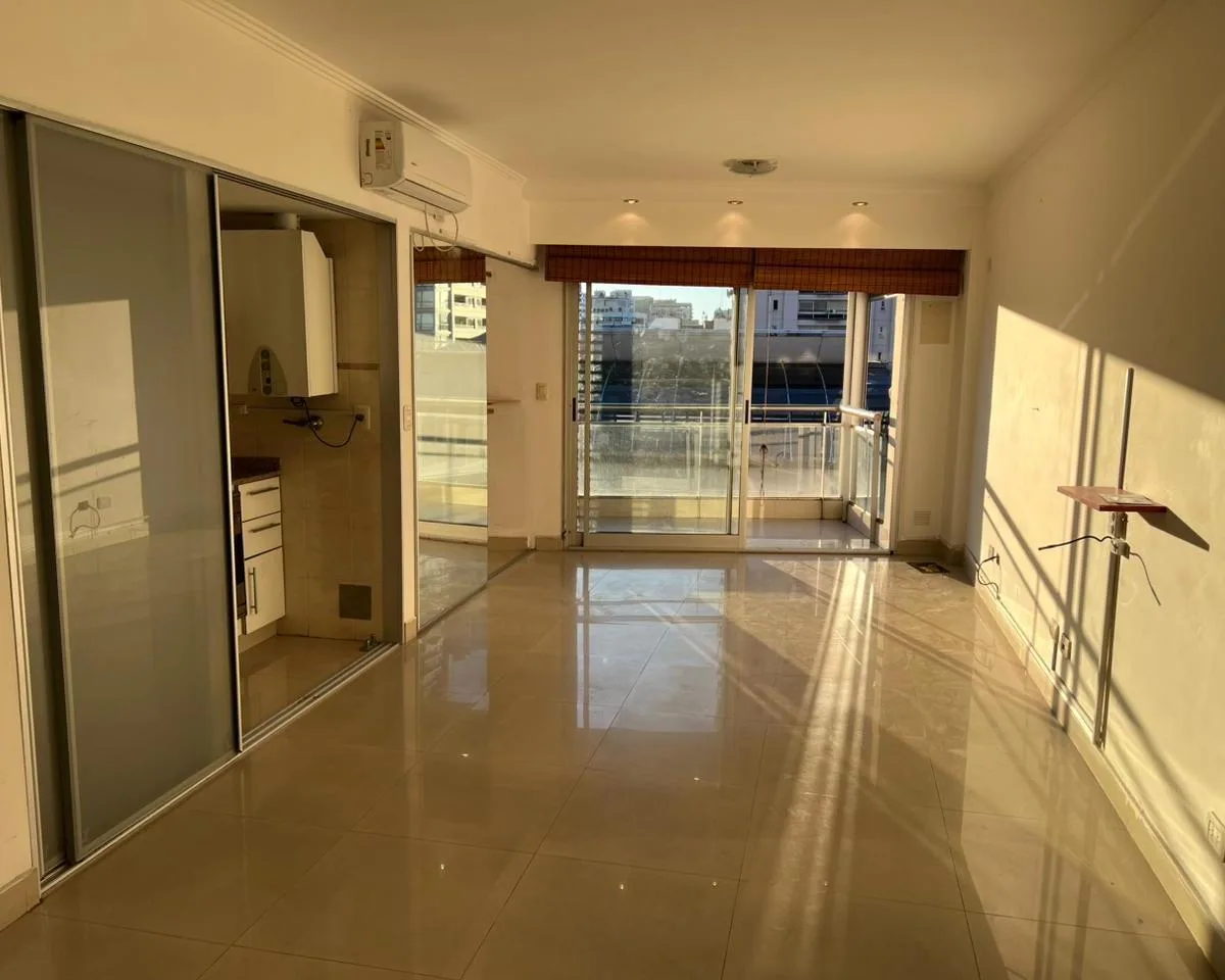 Kitnet com varanda em Recoleta