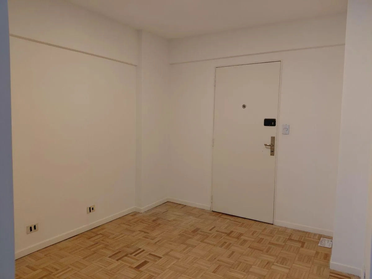 Divided studio apartment of 32 m² in Retiro