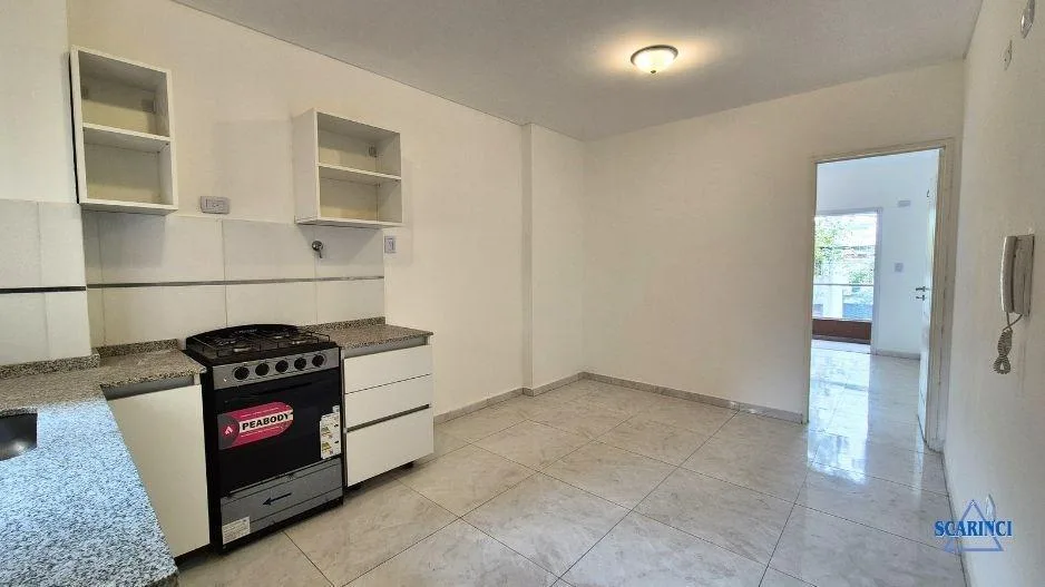 Departamento de 2 ambientes con balcón en Sáenz Peña, Tres de Febrero