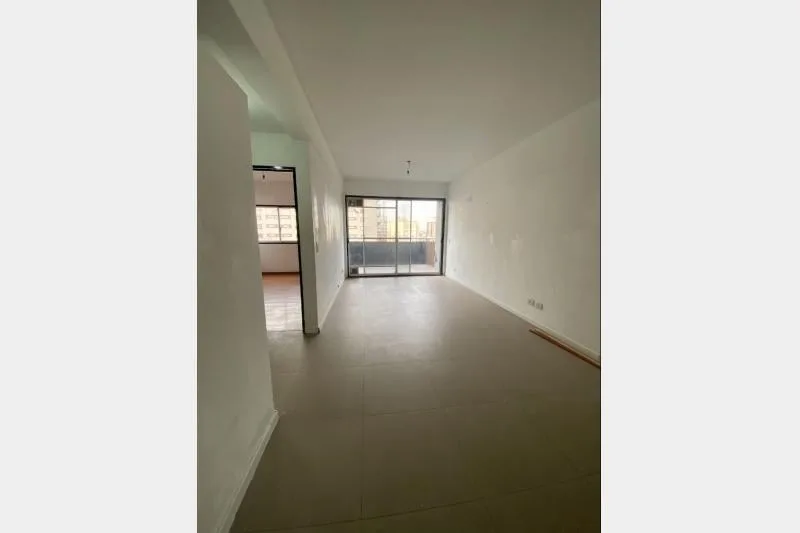 Departamento de 2 ambientes con balcón y cochera en Floresta