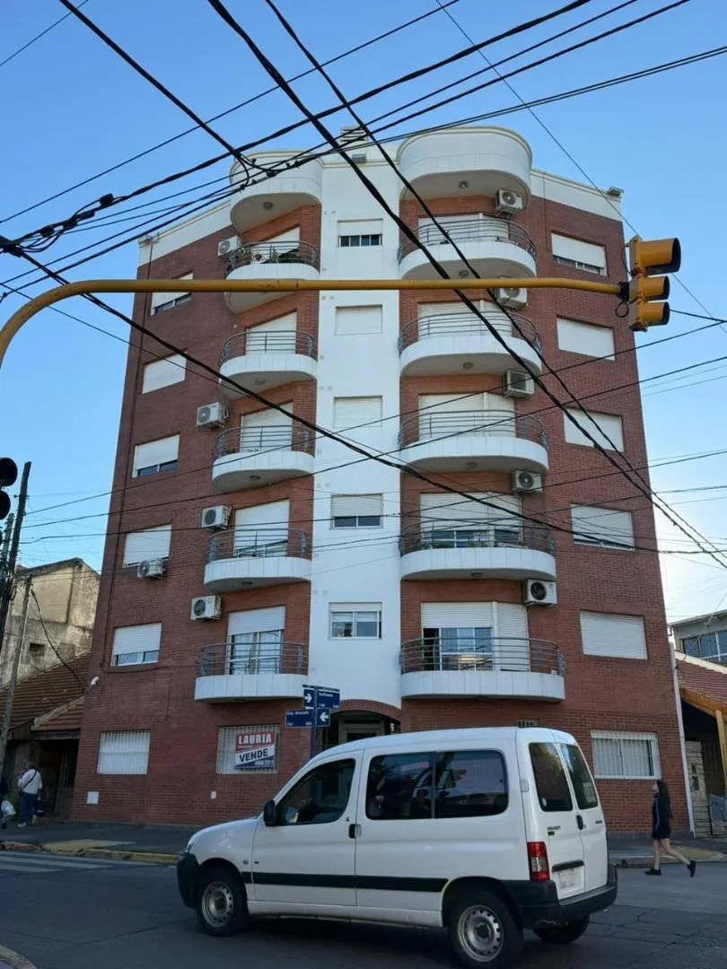Front-facing one-bedroom apartment in Ramos Mejía