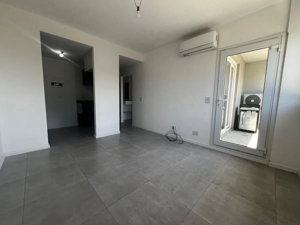 Departamento de 2 ambientes con balcón en Escobar