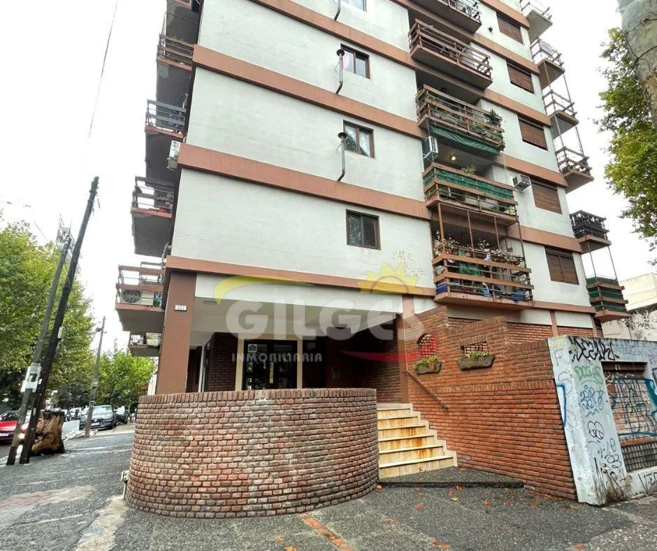 Квартира с 1 спальней и балконом в Ramos Mejía