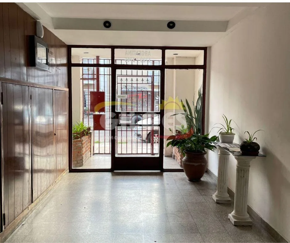 Three-room apartment with parking in Ramos Mejía