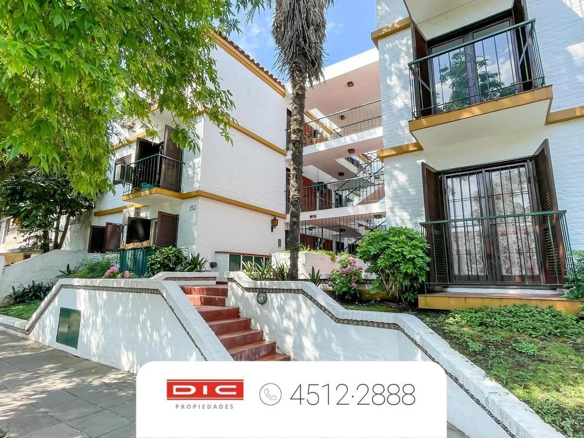 Two-bedroom apartment on Italia Street in Martínez