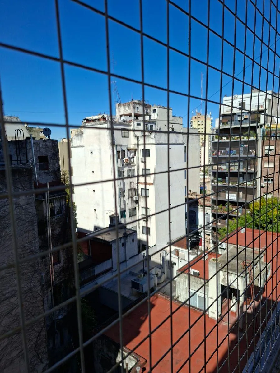 Departamento de 3 dormitorios en Almagro, 7° piso contra-frente