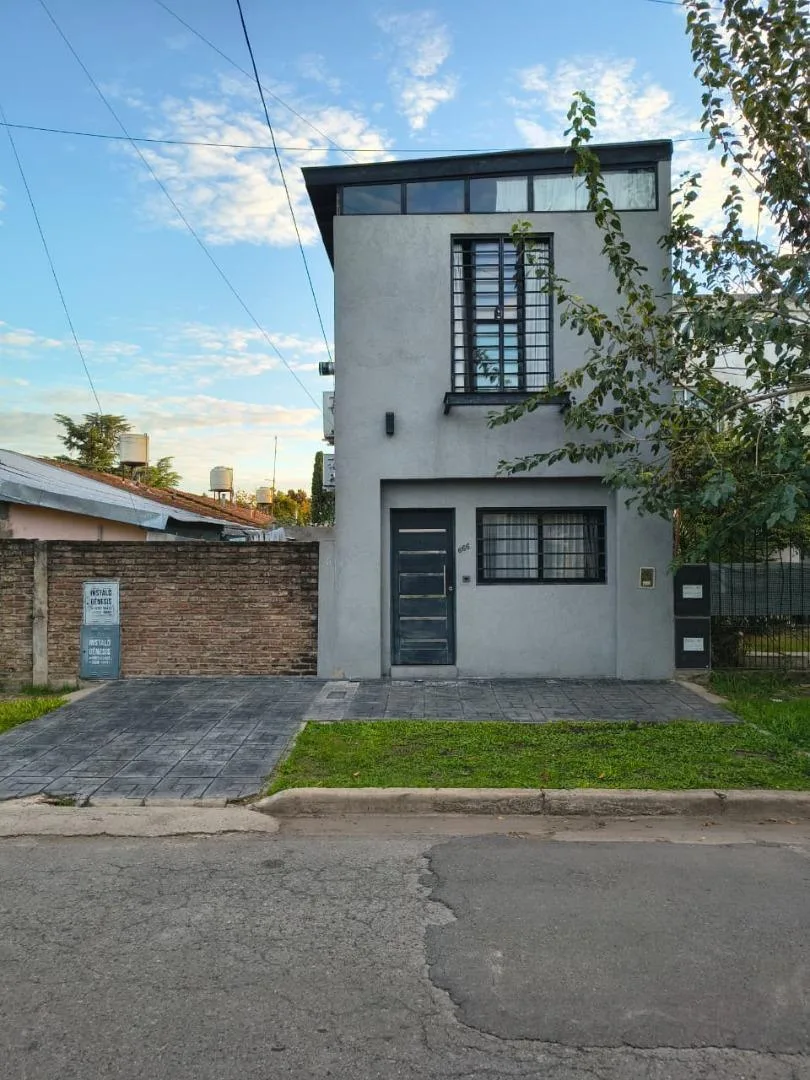 Duplex de 2 dormitórios em PH em Ituzaingó