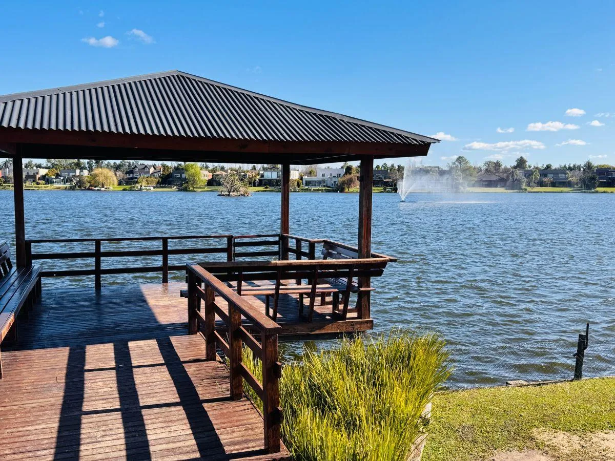 Four-bedroom house in Talar del Lago 1, Tigre