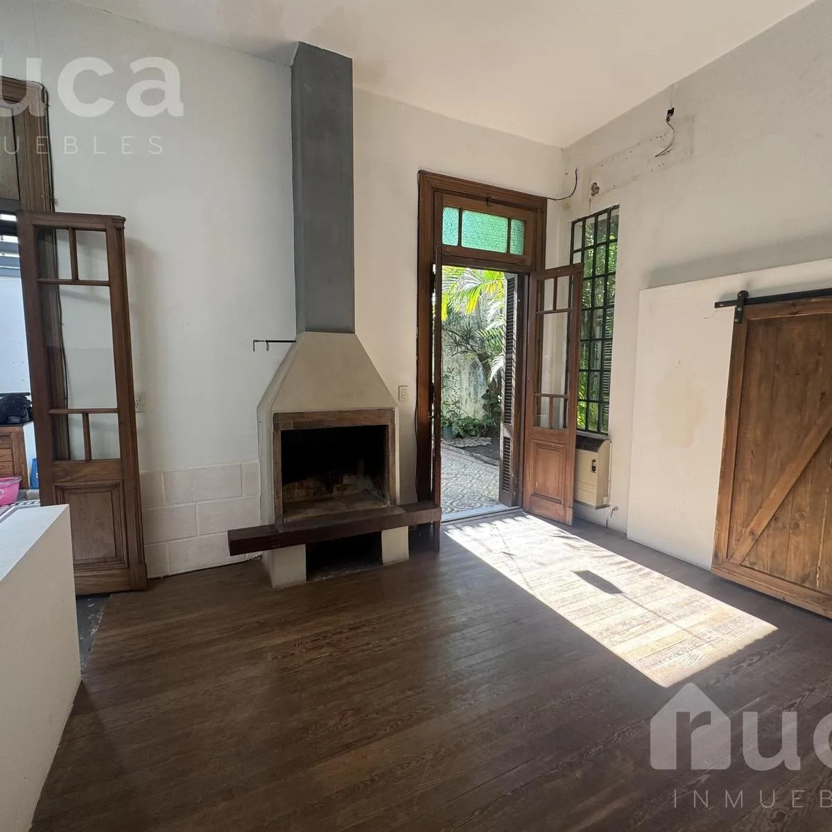 PH com 3 dormitórios no Chacarita com pátio e terraço