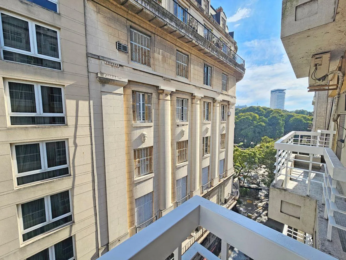 Kitnet divisível com varanda em Retiro