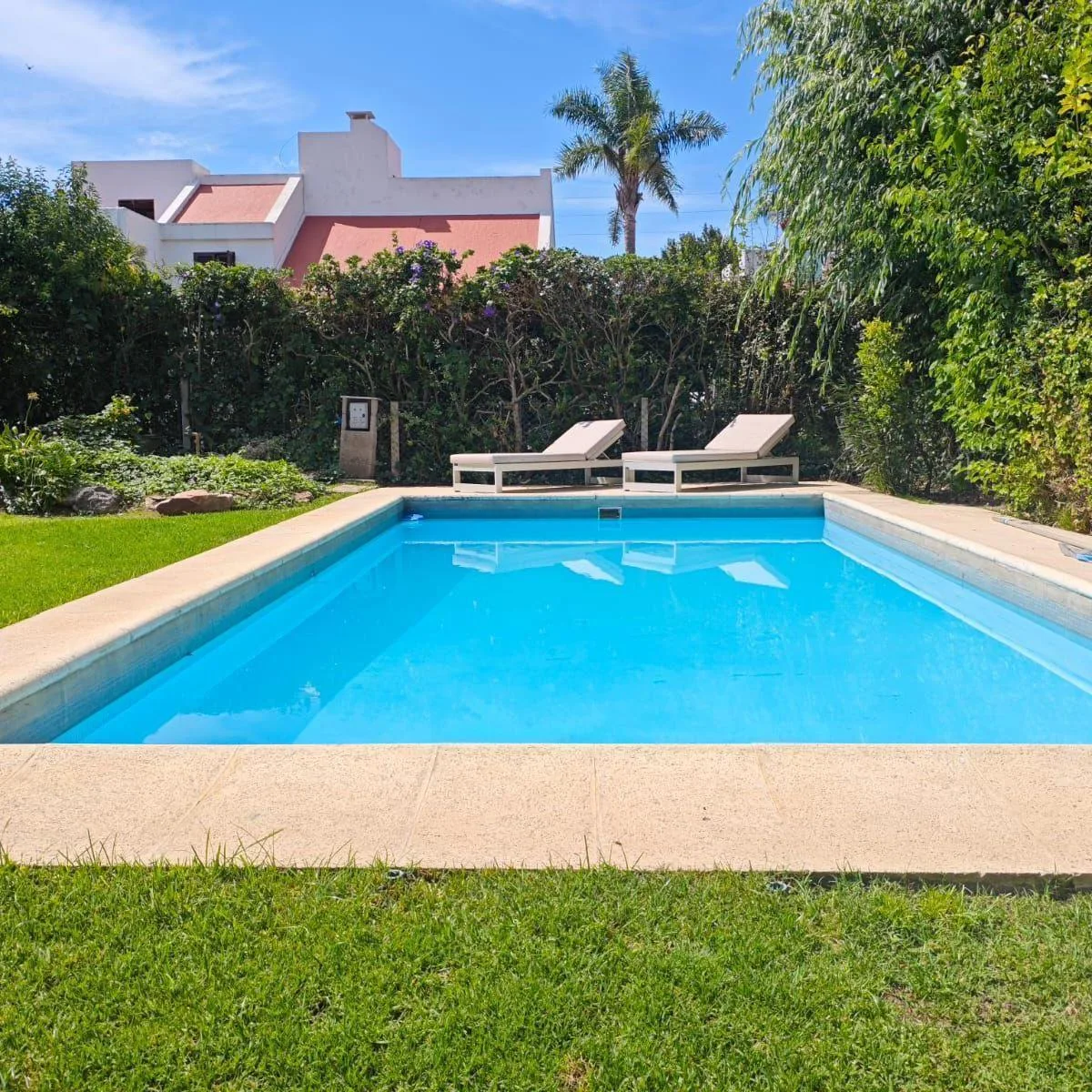 Casa de 4 dormitórios em Aranjuez, Escobar