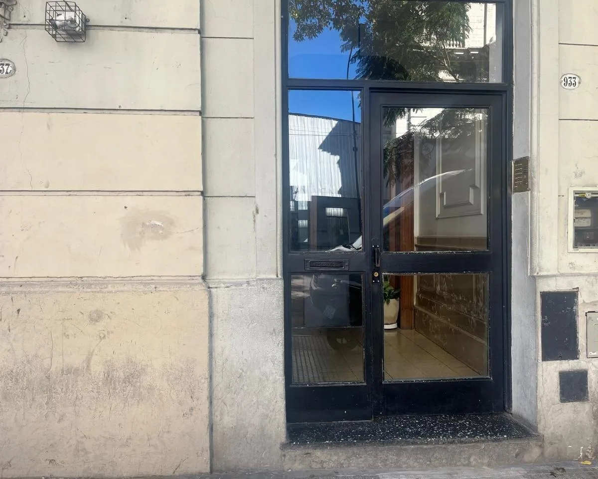 Apartamento de 3 ambientes com 2 mezaninos em Monserrat