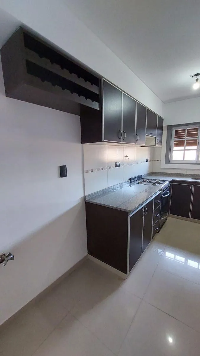 Departamento de 2 ambientes en semipiso contrafrente en Villa Luro