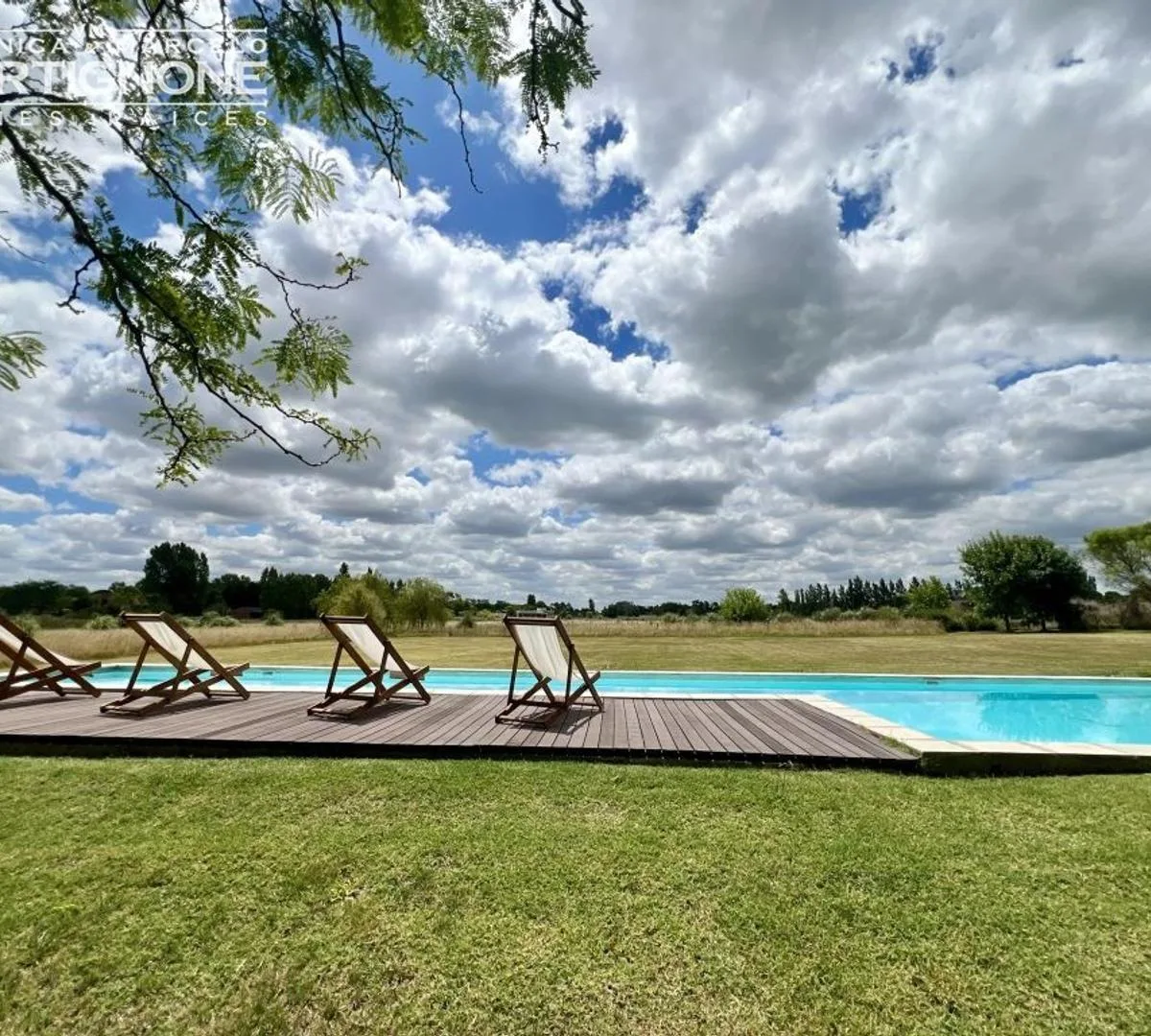 Furnished four-bedroom house in Luján