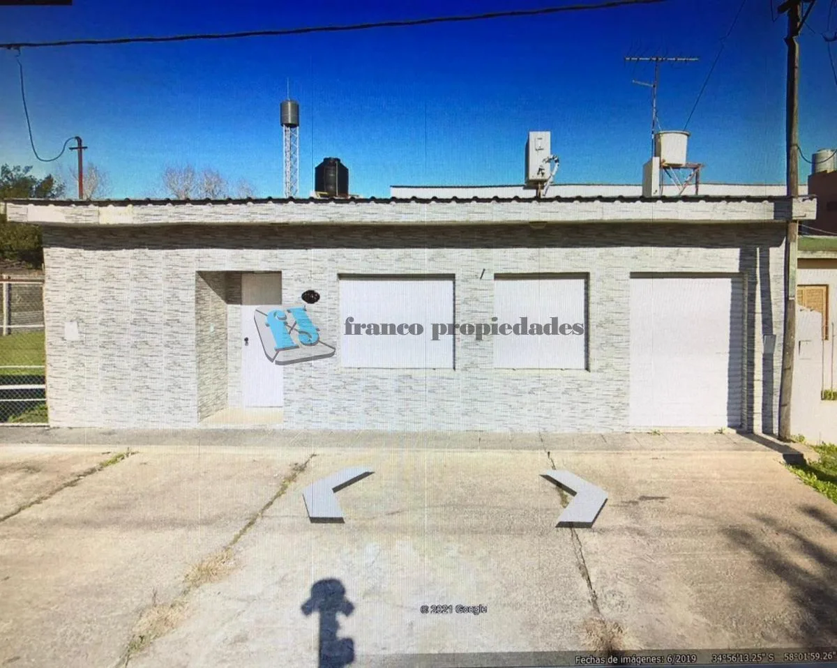 Casa de 2 dormitorios con patio y parrilla en La Plata