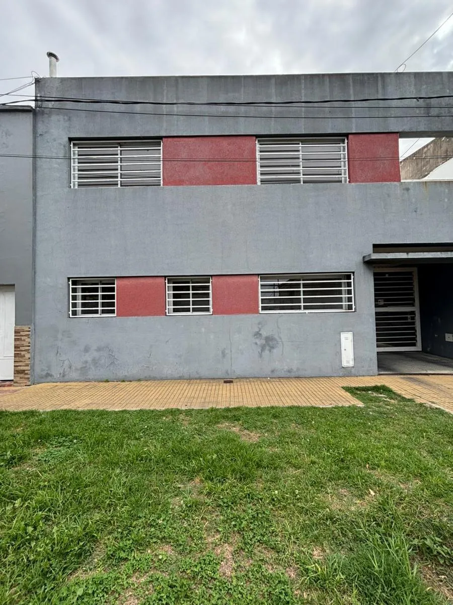 Duplex com terraço e pátio