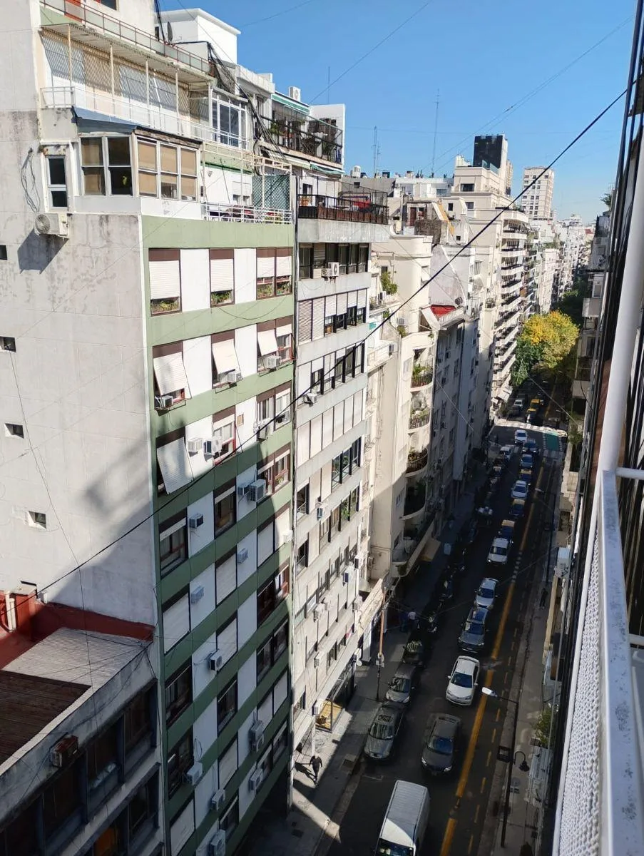 Kitnet de frente para a rua em Retiro