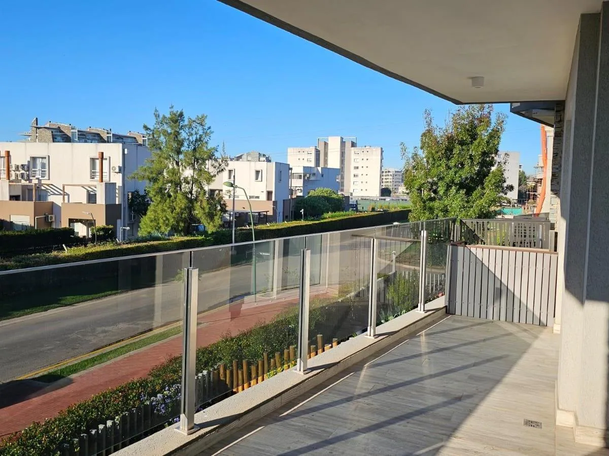 Two-room apartment with parking in Tigre