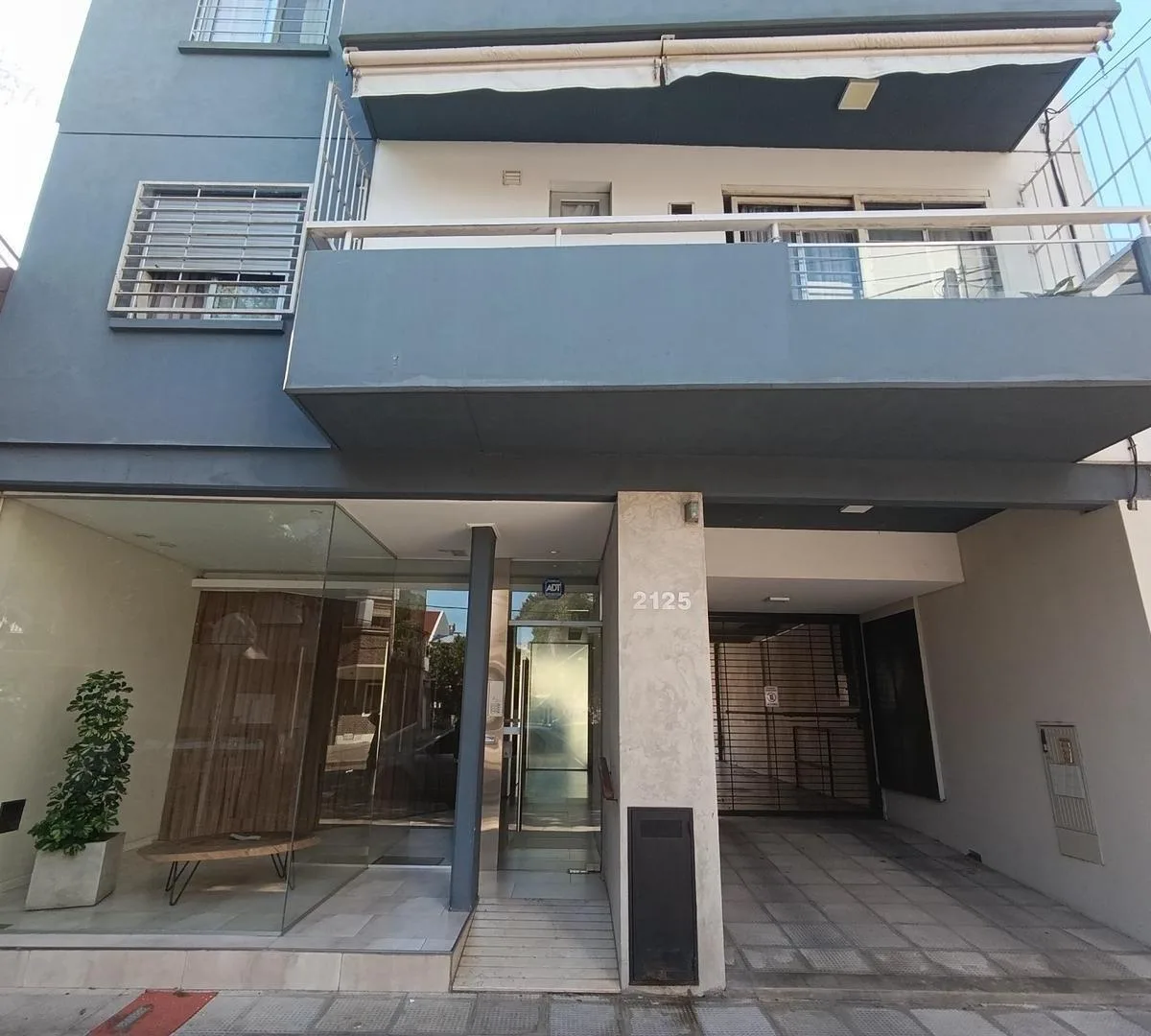 Monoambiente con balcón contrafrente en Villa del Parque