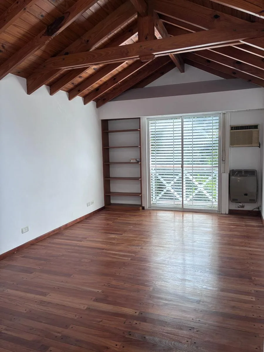 Departamento de 3 ambientes con cochera en San Isidro Centro