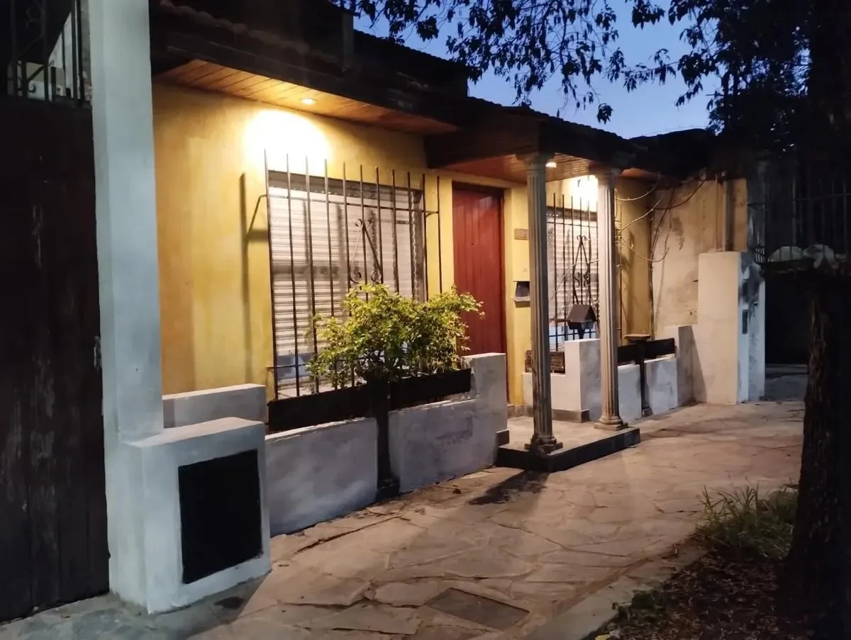 Casa de 4 dormitorios en alquiler en Florencio Varela