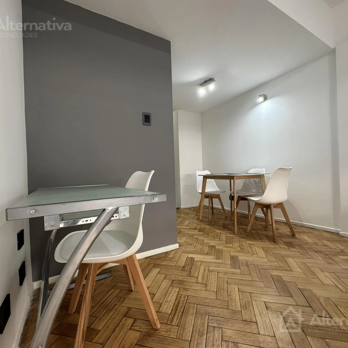 С меблированной квартиры-студии в San Nicolás с балконом