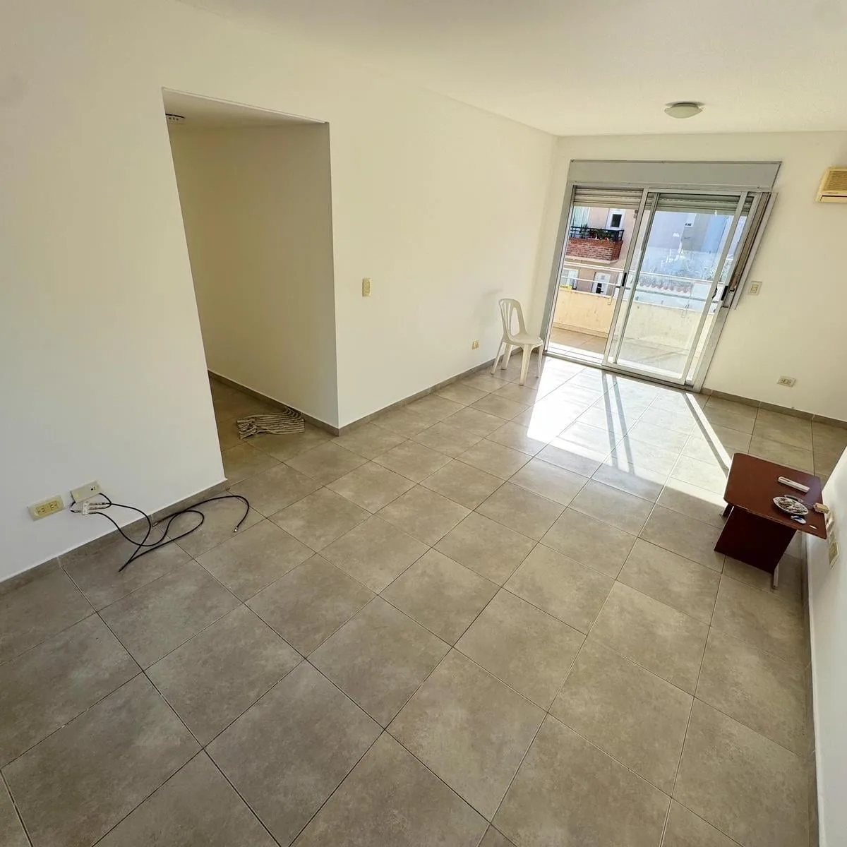 Three-room apartment with 2 bedrooms in Victoria