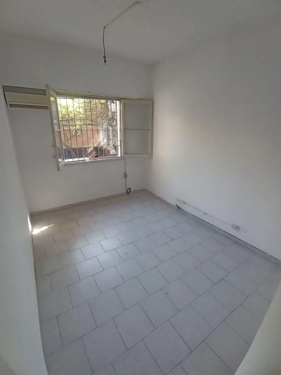 Apartamento de 2 ambientes de frente em Balvanera
