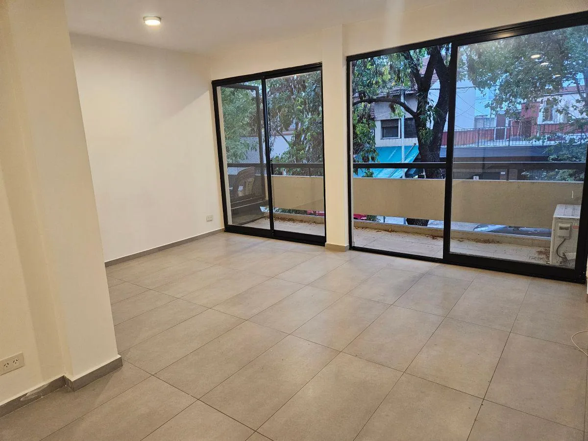 Monoambiente al frente en Villa Urquiza