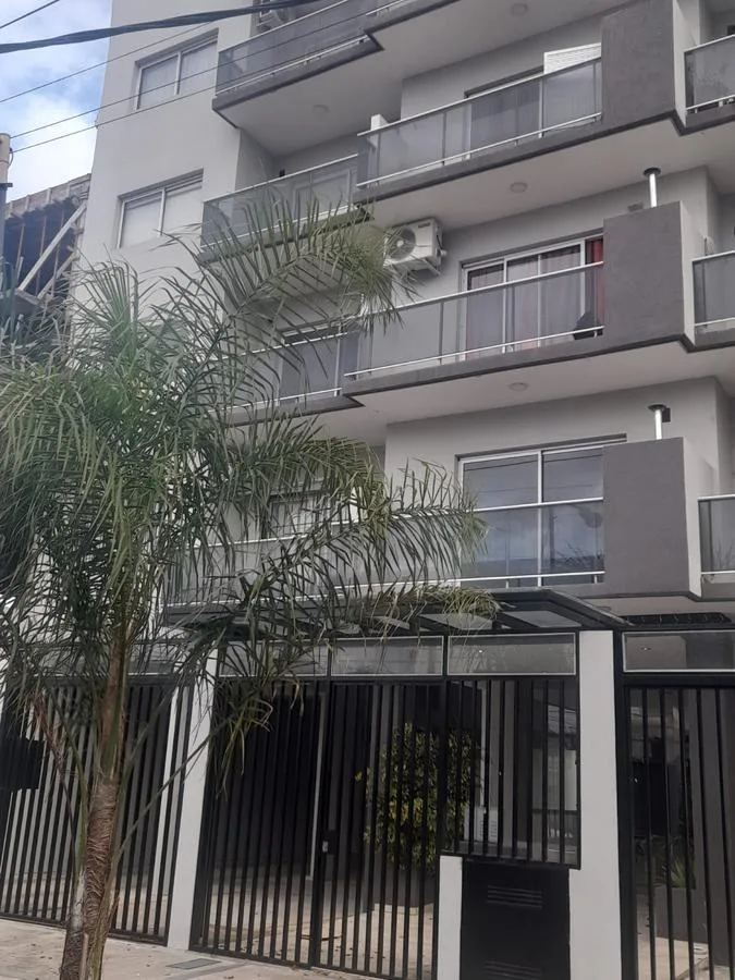 Monoambiente con balcón al frente en General San Martín