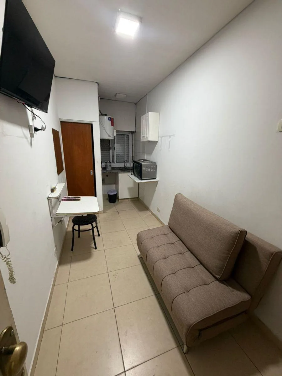 Pequeño Monoambiente Amoblado a m de Av Crovara en Villa Madero