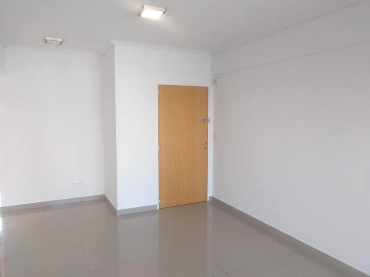 Квартира с 2 спальнями и балконом в Flores