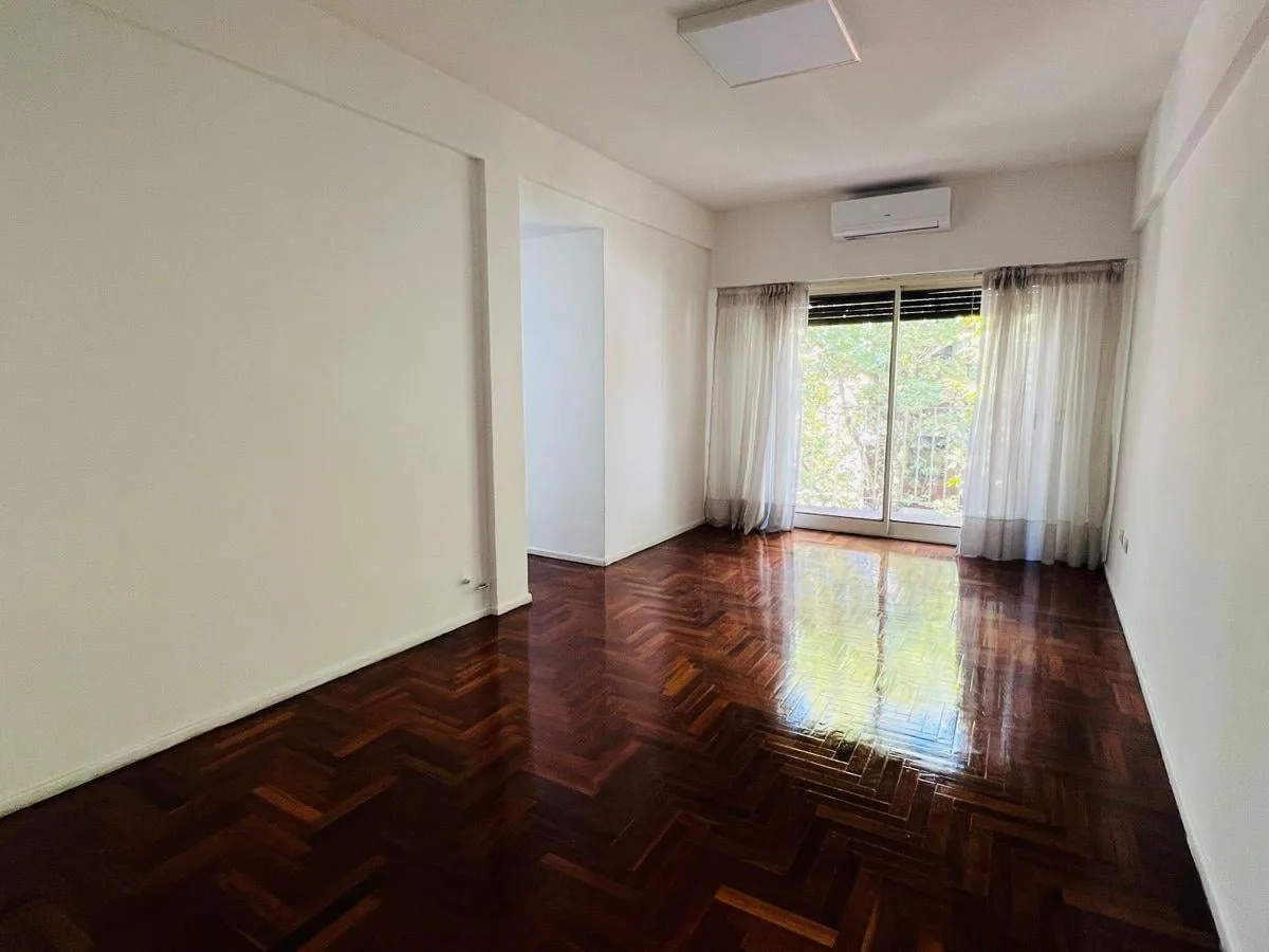 Квартира с 4 комнатами и балконом в Villa Crespo