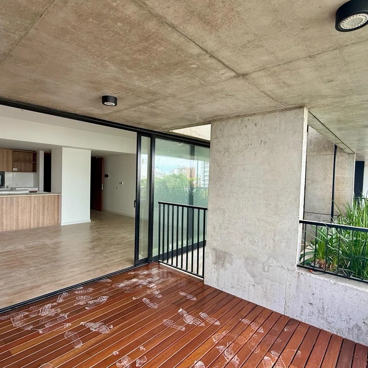 Apartamento novo de 2 quartos com ampla varanda em Buenos Aires