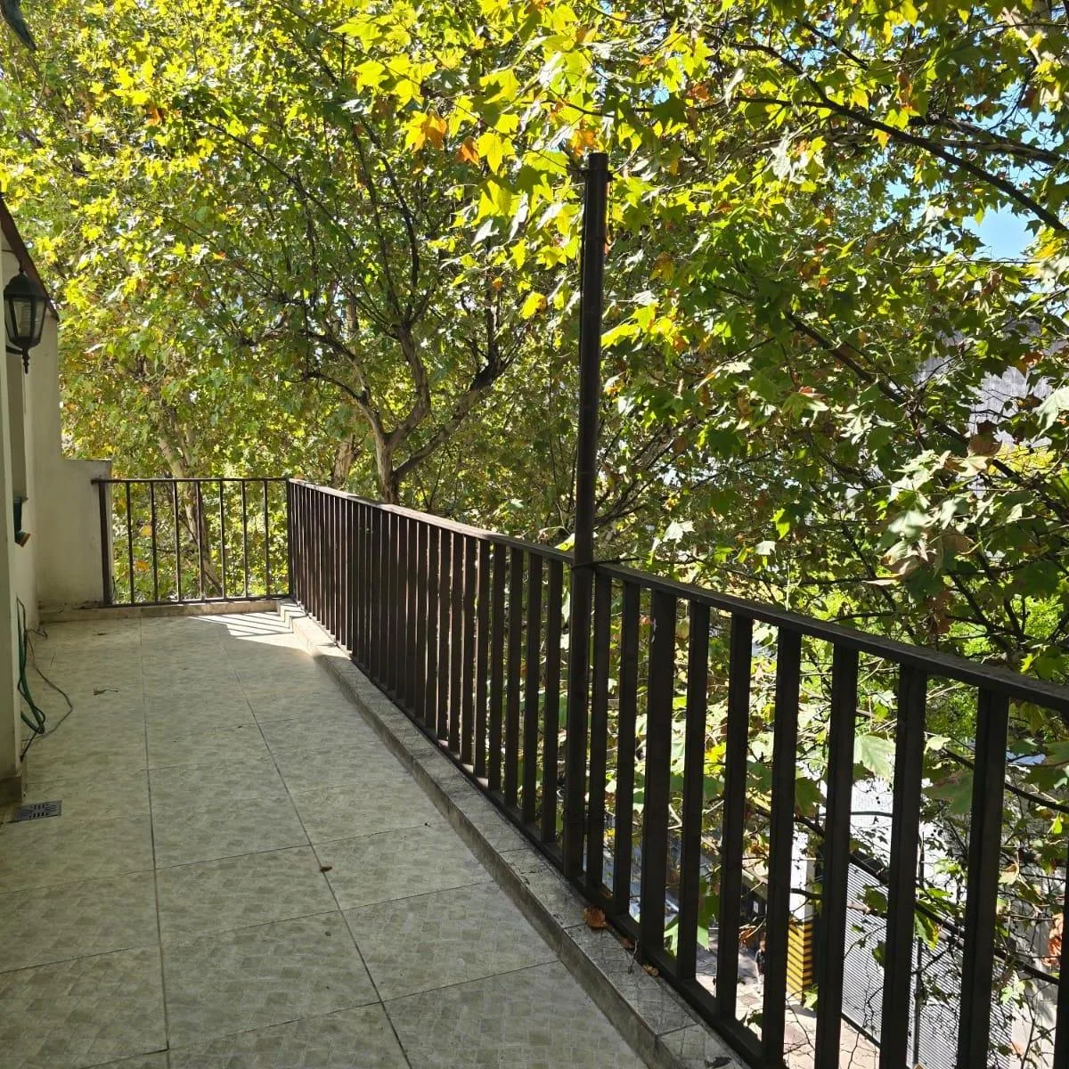Semipiso al frente con balcón terraza y cochera en Villa Crespo