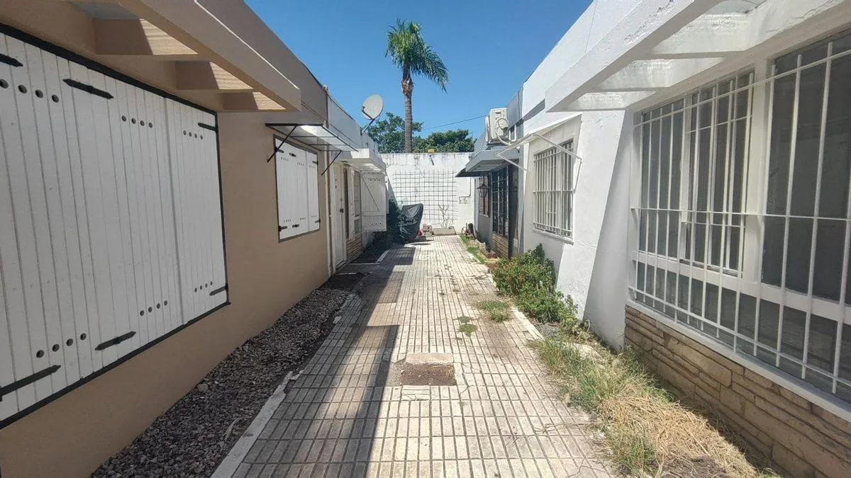 PH de 2 ambientes con patio en Castelar Norte